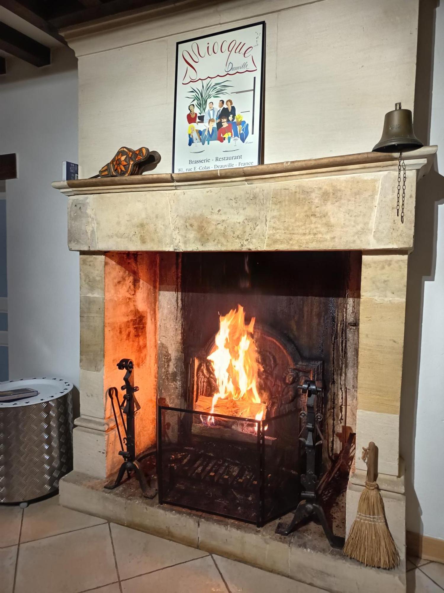 Maison De Charme Tour-en-Bessin Bagian luar foto